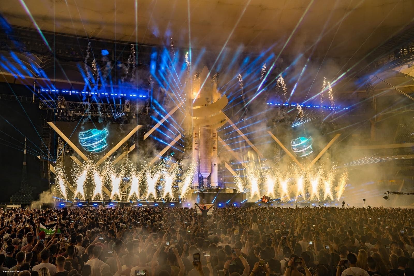 UNWETTER AUF DEM FESTIVAL